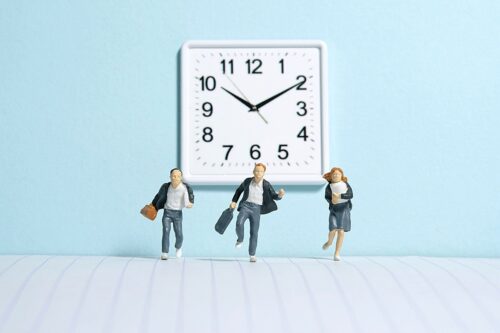 仕事で「急いでほしい」ときの頼み方｜人間関係を悪くしない伝え方と場面別の例文6選・NG表現